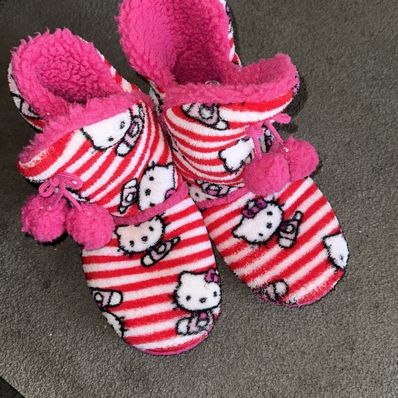 Hello kitty slippers - Picture 5 of 7